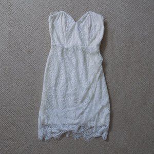 WINDSOR IVORY OFF WHITE STRAPLESS LACE FLORA DRESS